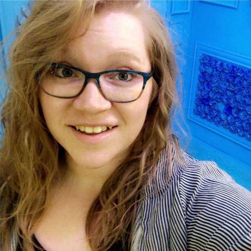 Meet your Posher, Cassandra